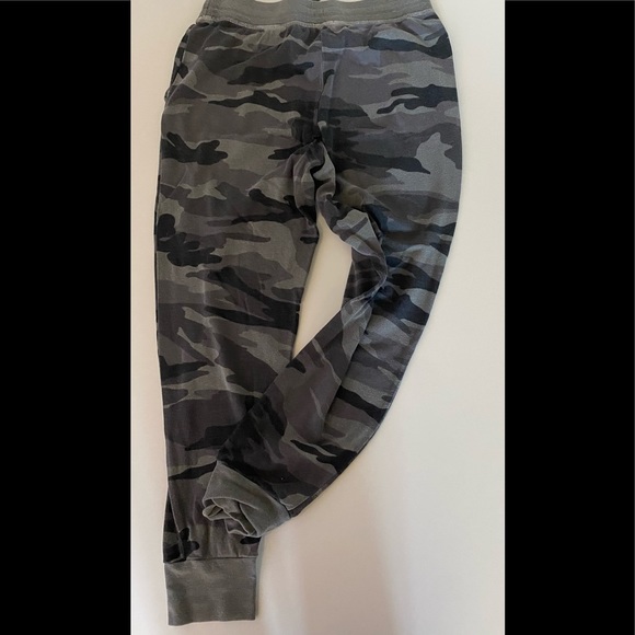 Splendid Camouflage Sweatshirt & Sweatpants joggers - Picture 10 of 10